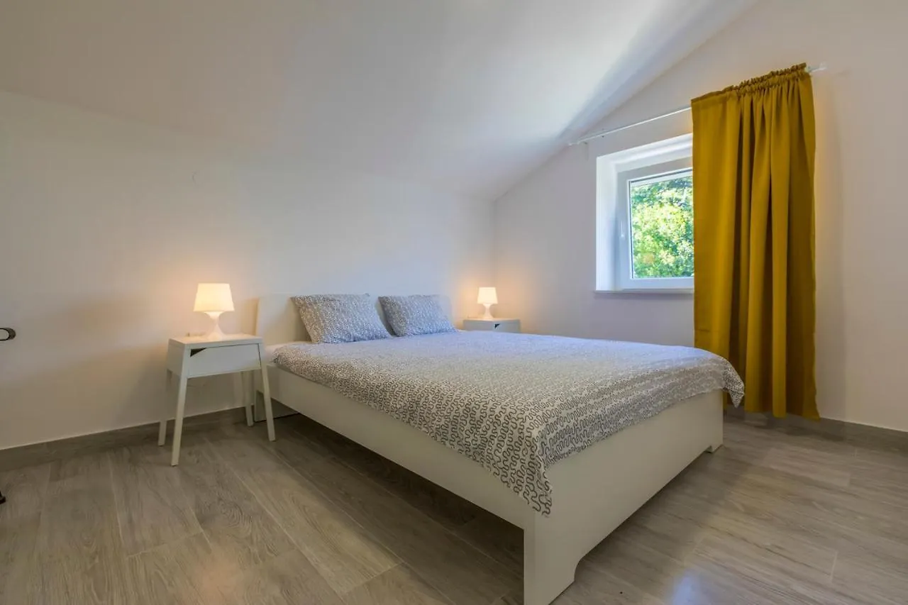 Prahin 1A Apartment Dramalj Croatia