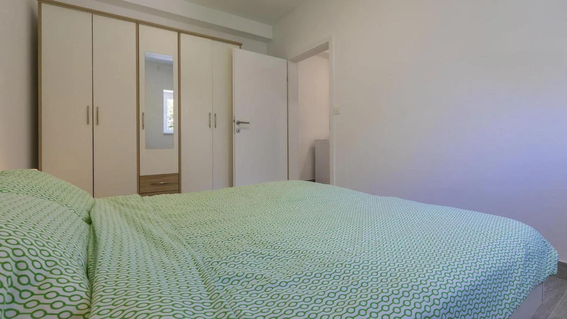 Prahin 1A Apartment Dramalj Croatia